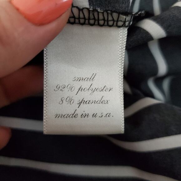 Francesca's Collection | Birdcage Label Stripe Top - Picture 6 of 6